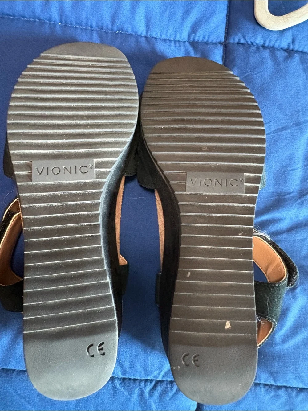 Vionic  Hoola Astrid II Wedge Sandals Sz 9.5 Black Suede Adjustable Straps